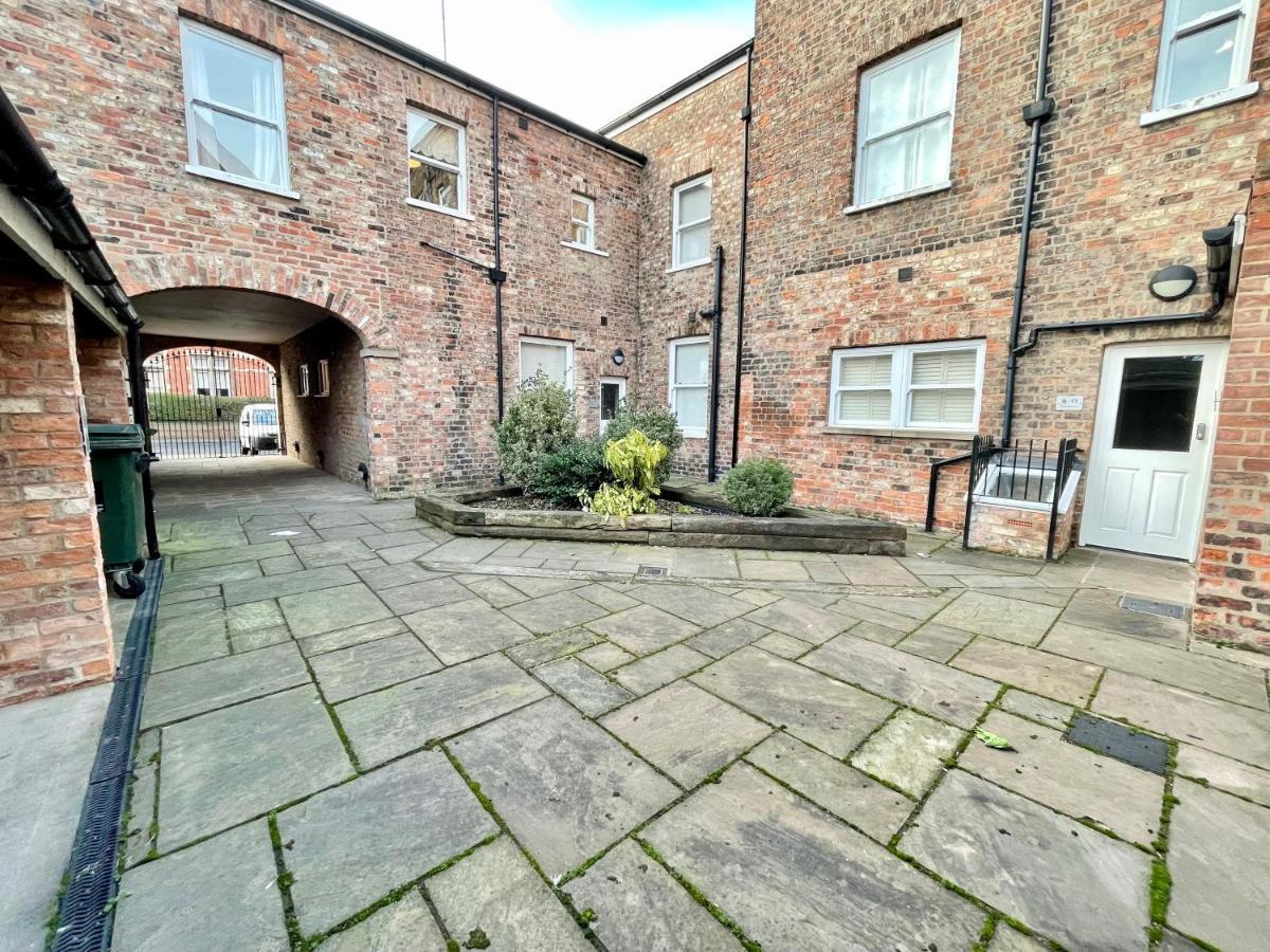 Ferienwohnung Clifford'S Reach At Bluebridge Court With Free Parking York Exterior foto